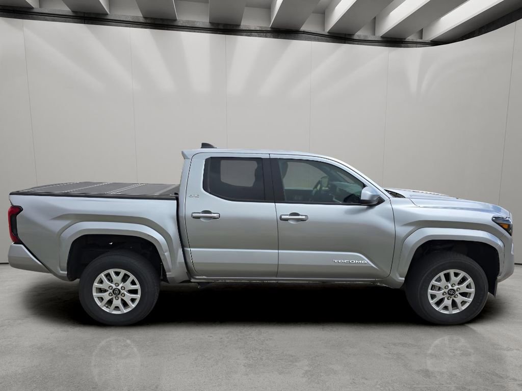 Used 2025 Toyota Tacoma SR5 AWD/4WD image 6