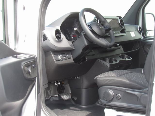 New 2025 Mercedes-Benz Sprinter 2500 image 9