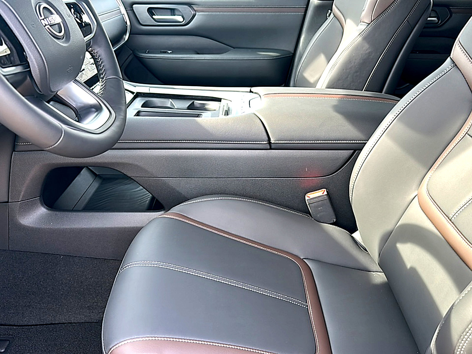 New 2026 Nissan Armada SL w/ Captain's Chari Seat Package image 10