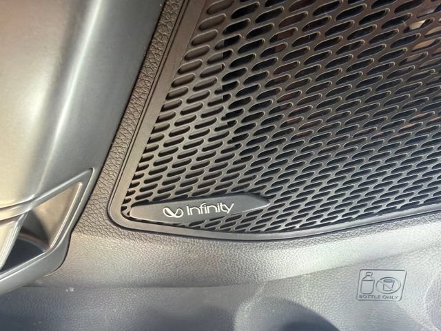 Used 2017 Hyundai Santa Fe Limited FWD image 13