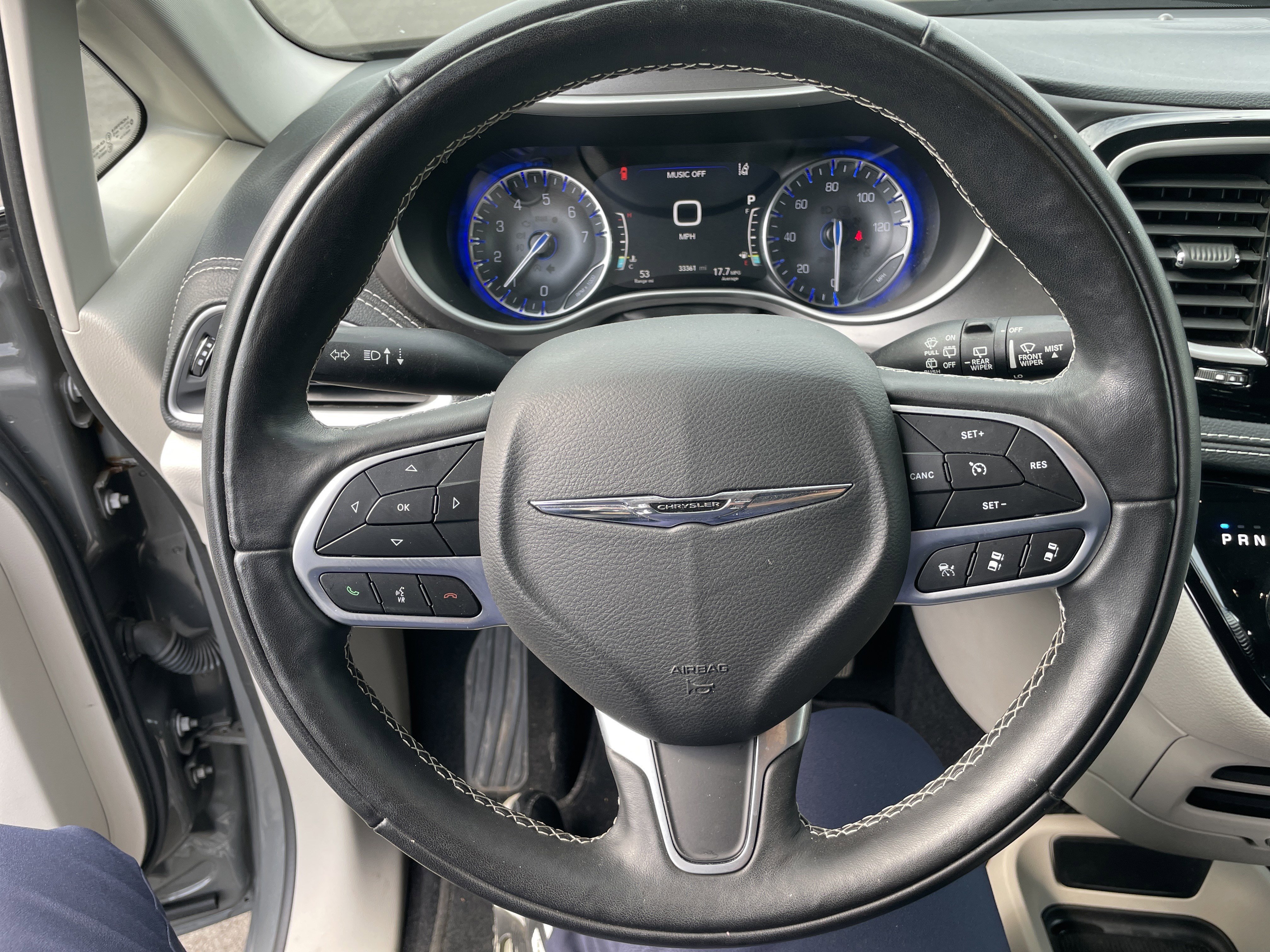 Used 2022 Chrysler Pacifica Touring-L image 34