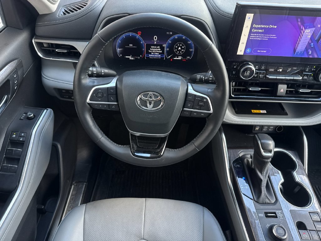 Used 2024 Toyota Highlander Limited AWD/4WD image 14