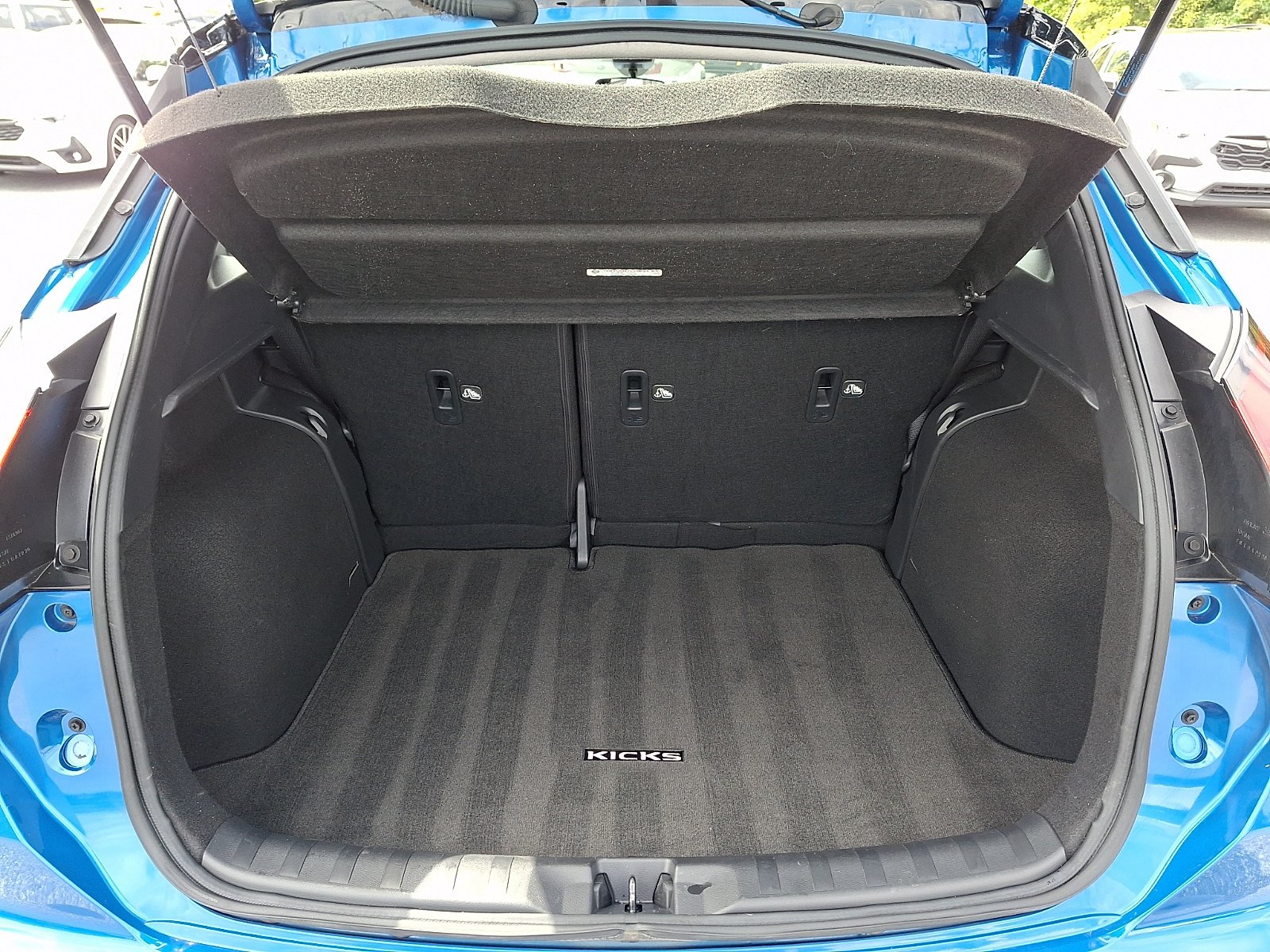 Used 2023 Nissan Kicks SR w/ SR Premium Package FWD image 29