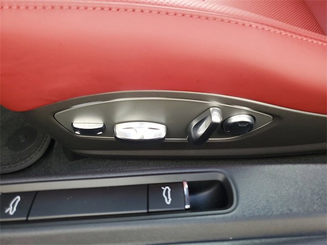 Used 2025 Porsche 718 Cayman image 18