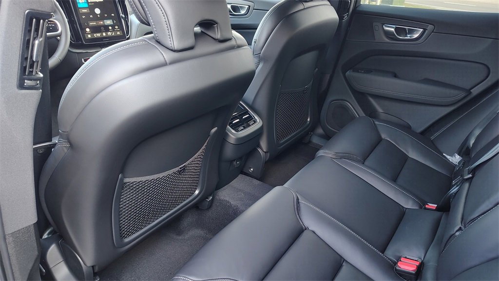 New 2026 Volvo XC60 B5 Ultra w/ Climate Package image 29