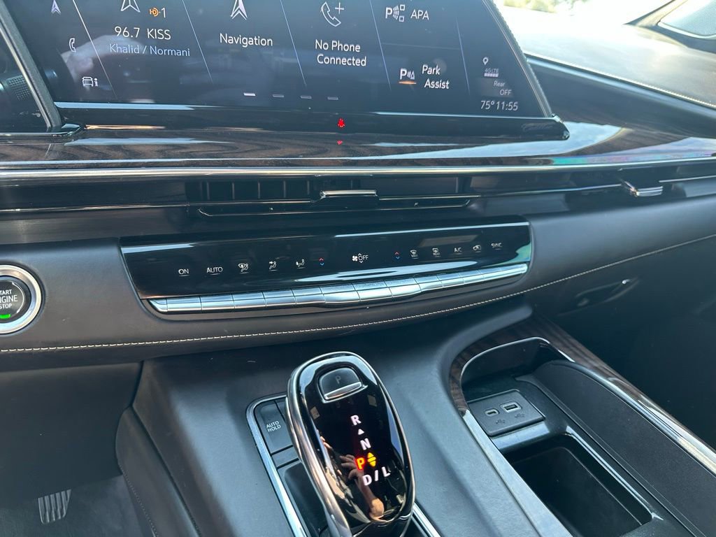 Used 2023 Cadillac Escalade ESV Premium Luxury Platinum image 34