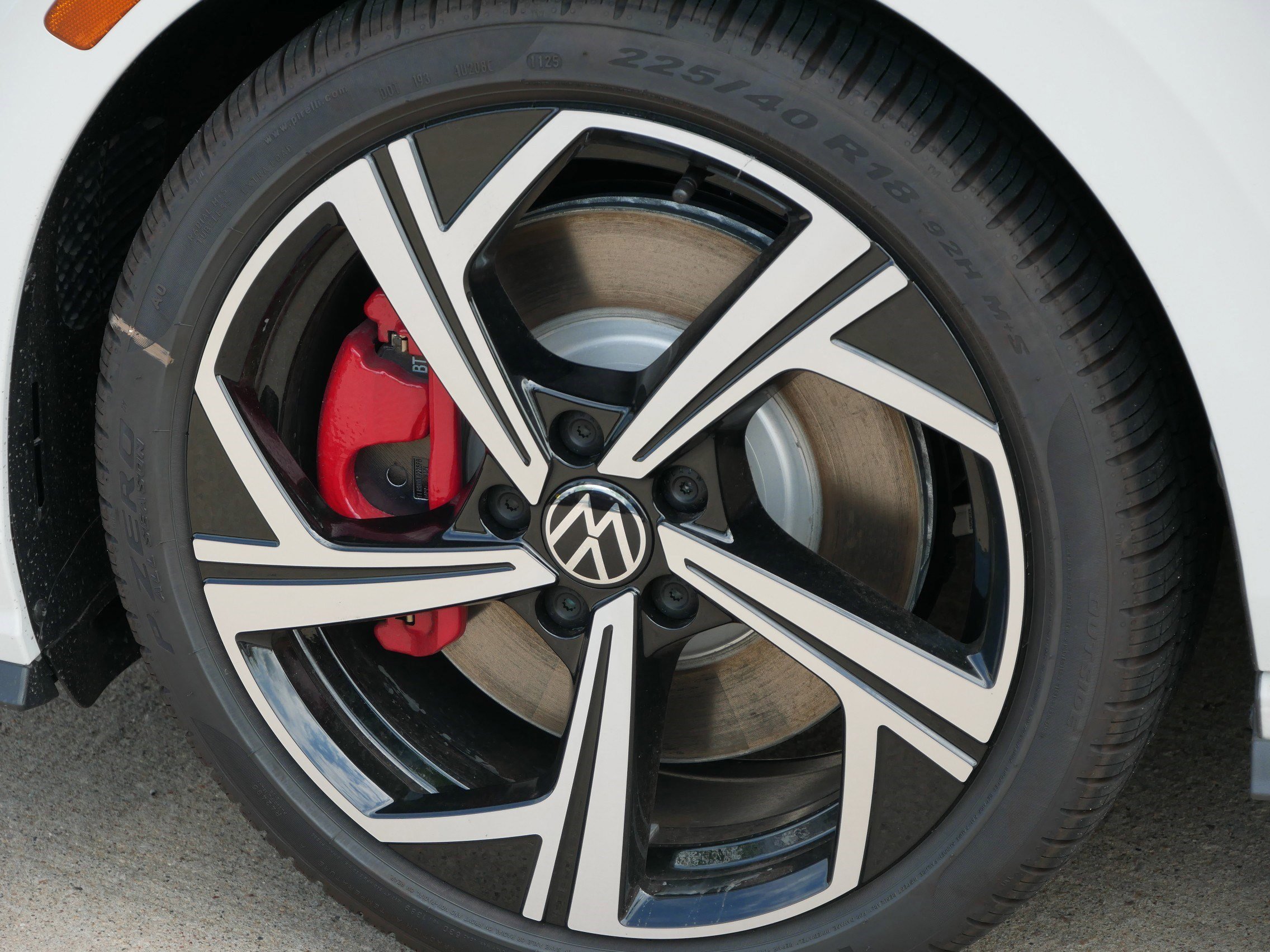 New 2025 Volkswagen GTI SE FWD image 3