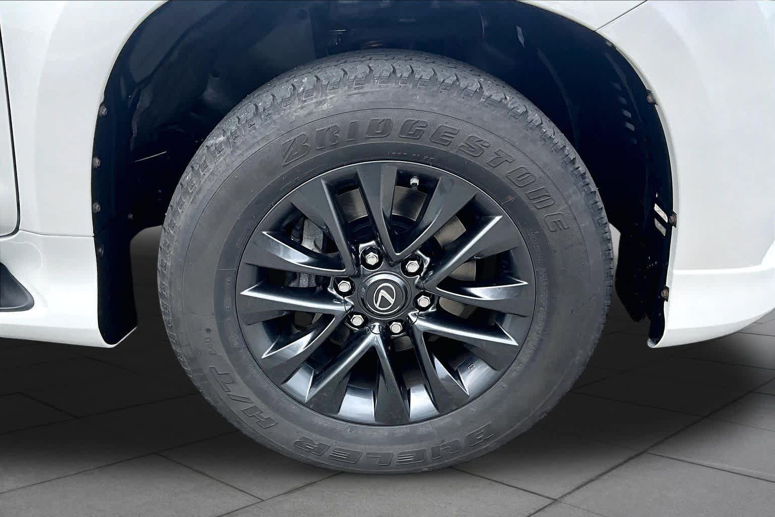 Used 2023 Lexus GX 460 Premium w/ Premium Package AWD/4WD image 11