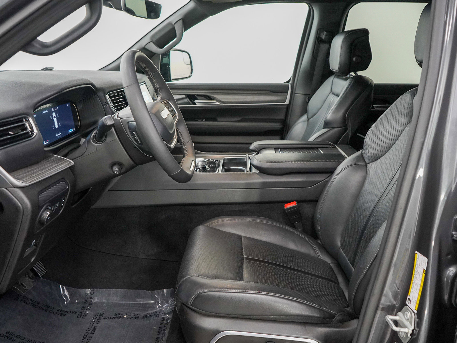 Used 2024 Jeep Wagoneer L Series II w/ Flexible Seating Group image 18