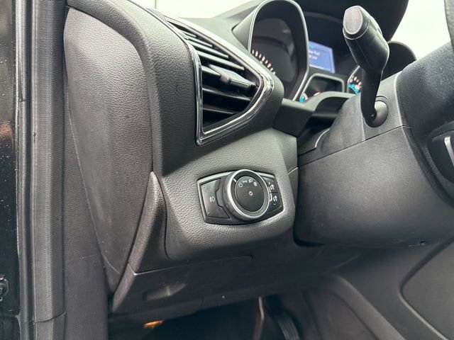 Used 2015 Ford Escape SE image 25