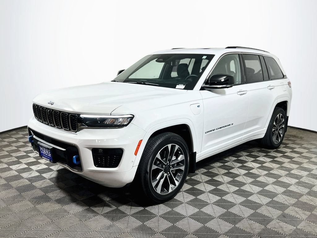 Used 2022 Jeep Grand Cherokee Overland w/ Advanced Protech Group III AWD/4WD image 3