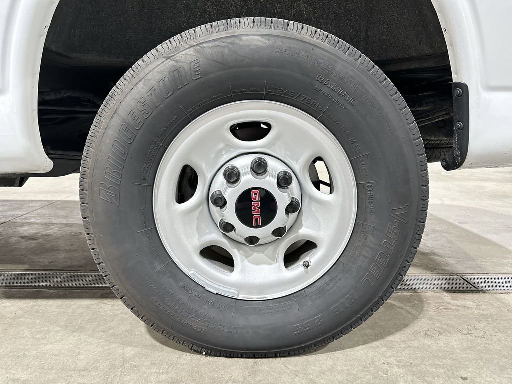 Used 2024 GMC Savana 2500 w/ Driver Convenience Package image 28