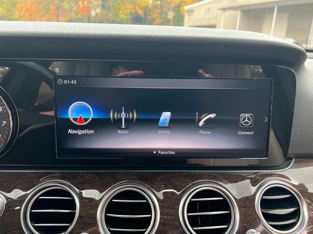 Used 2018 Mercedes-Benz E 400 4MATIC Sedan image 26