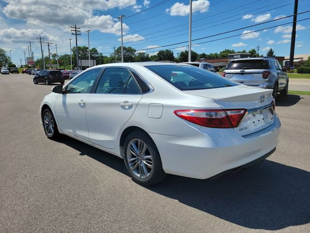 Used 2017 Toyota Camry SE FWD image 3