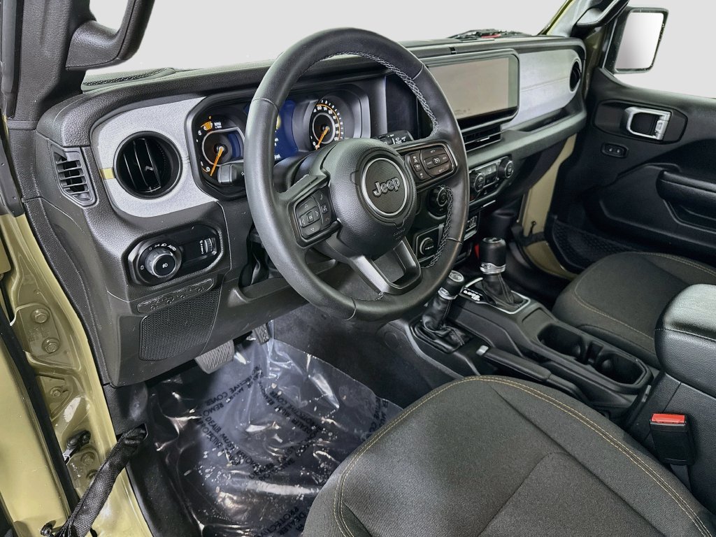 Used 2025 Jeep Wrangler Sport AWD/4WD image 17