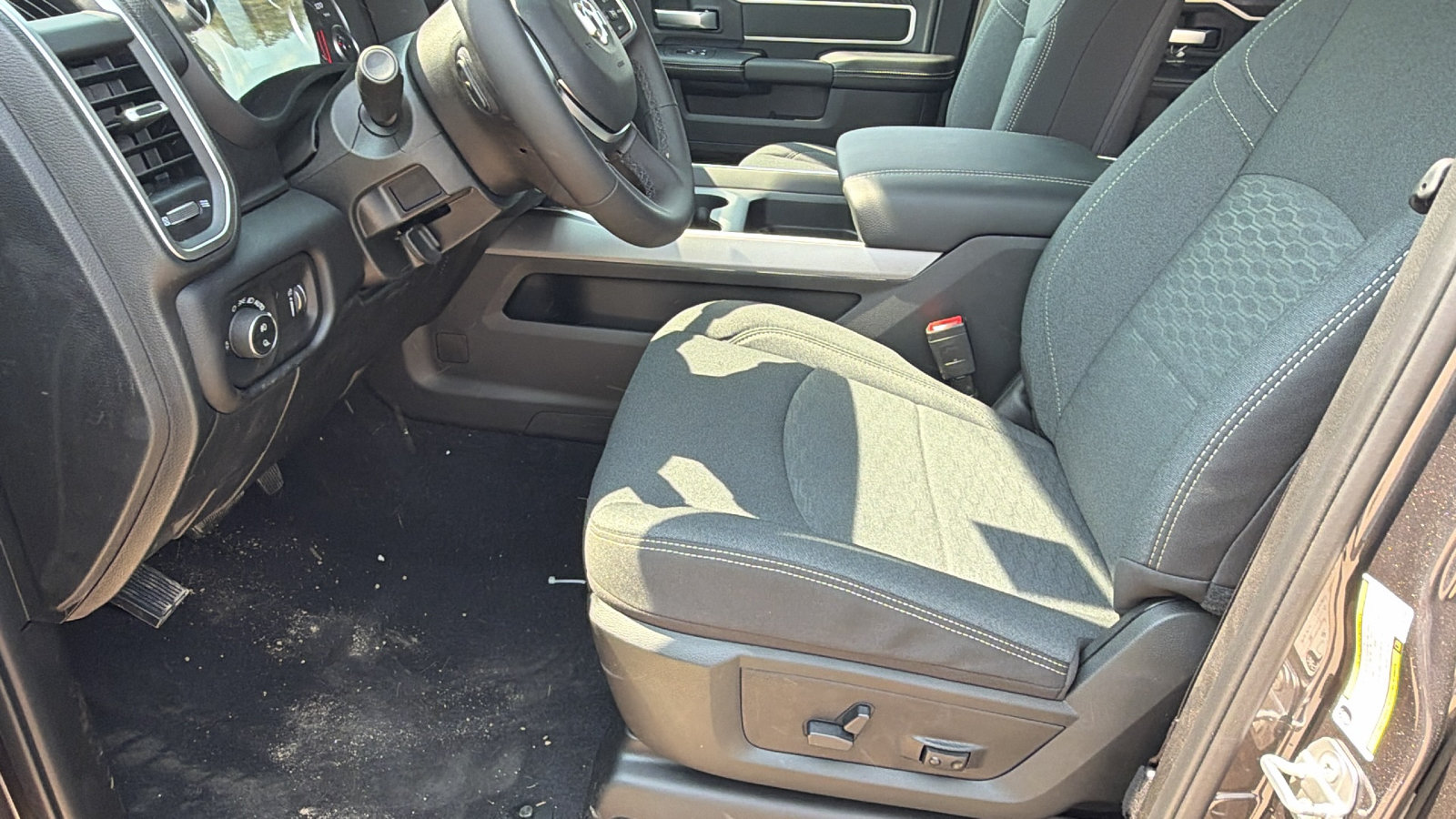 New 2026 RAM 2500 Big Horn AWD/4WD image 16