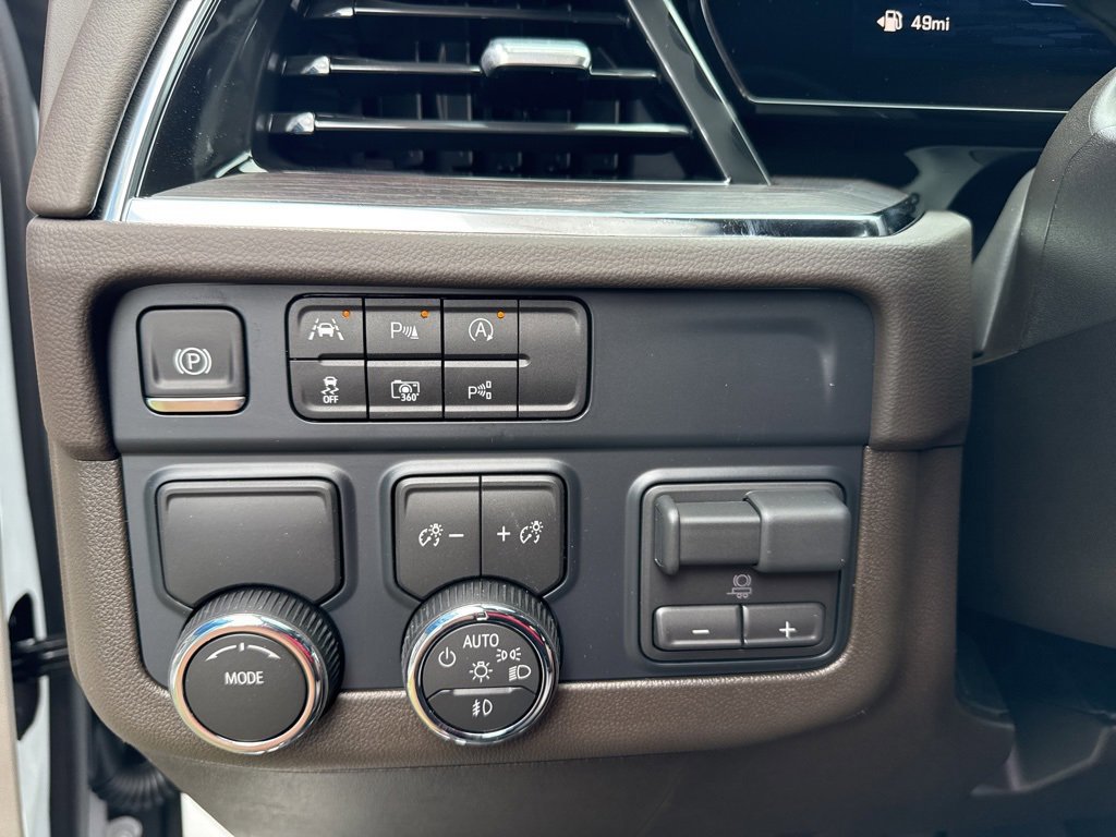 New 2026 Chevrolet Suburban LT w/ Comfort Package image 13