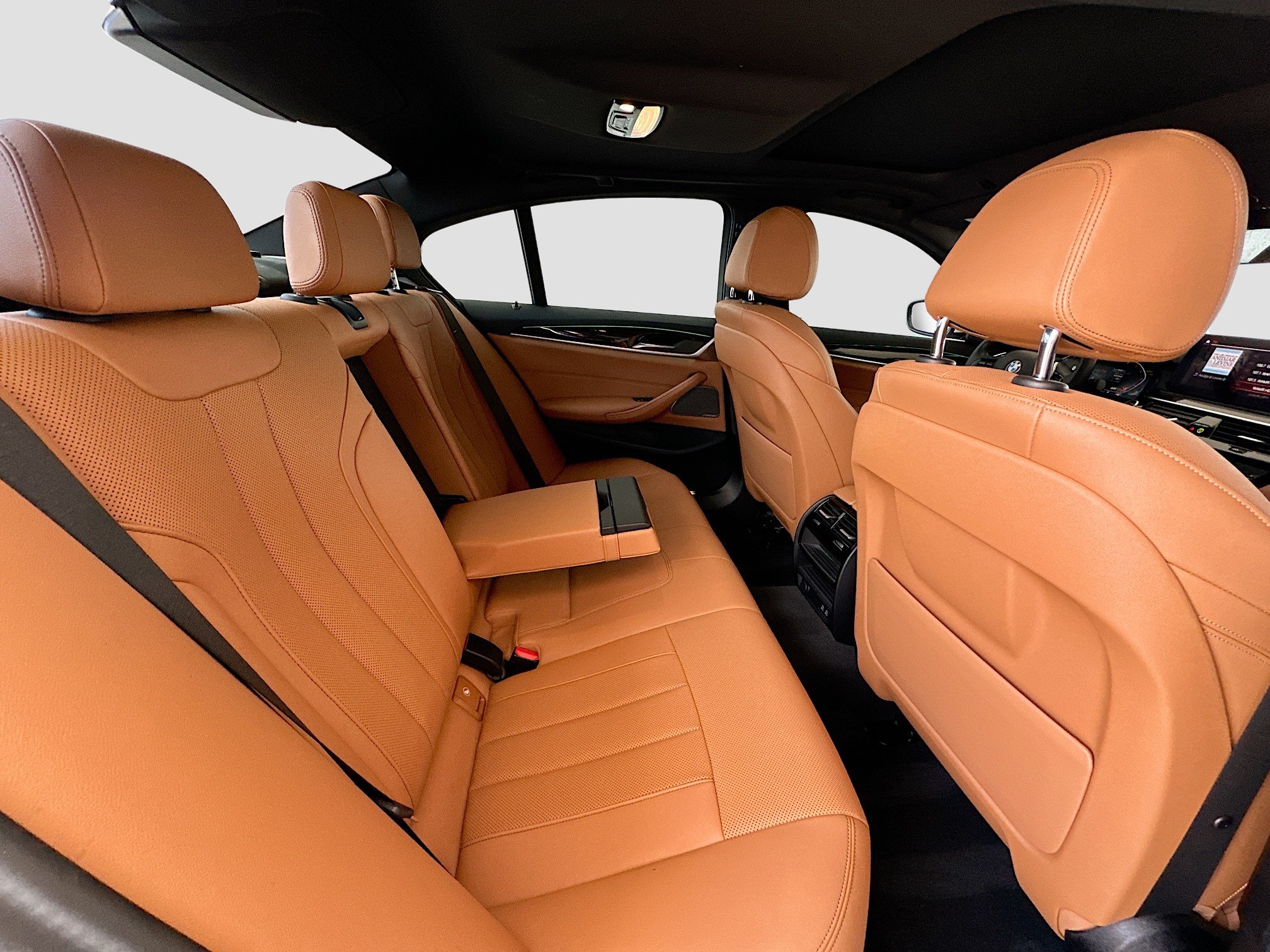 Used 2023 BMW 530i w/ Premium Package RWD image 26