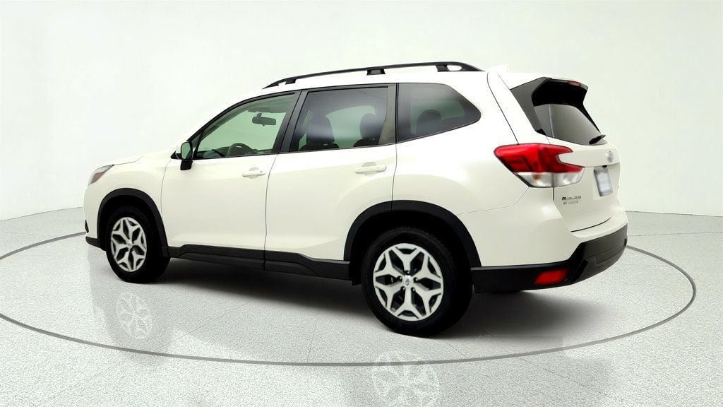 Used 2022 Subaru Forester Premium AWD/4WD image 7