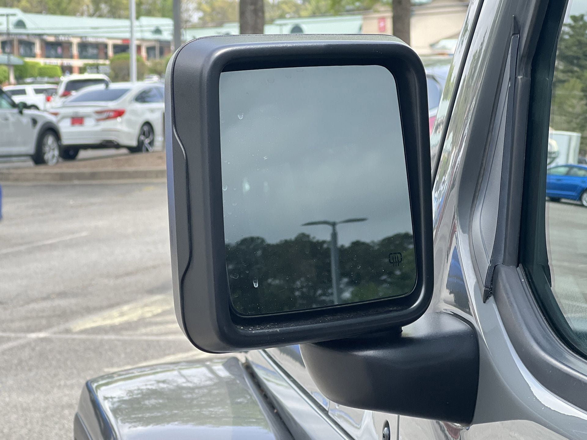 Used 2019 Jeep Wrangler Unlimited Sahara w/ Cold Weather Group image 31