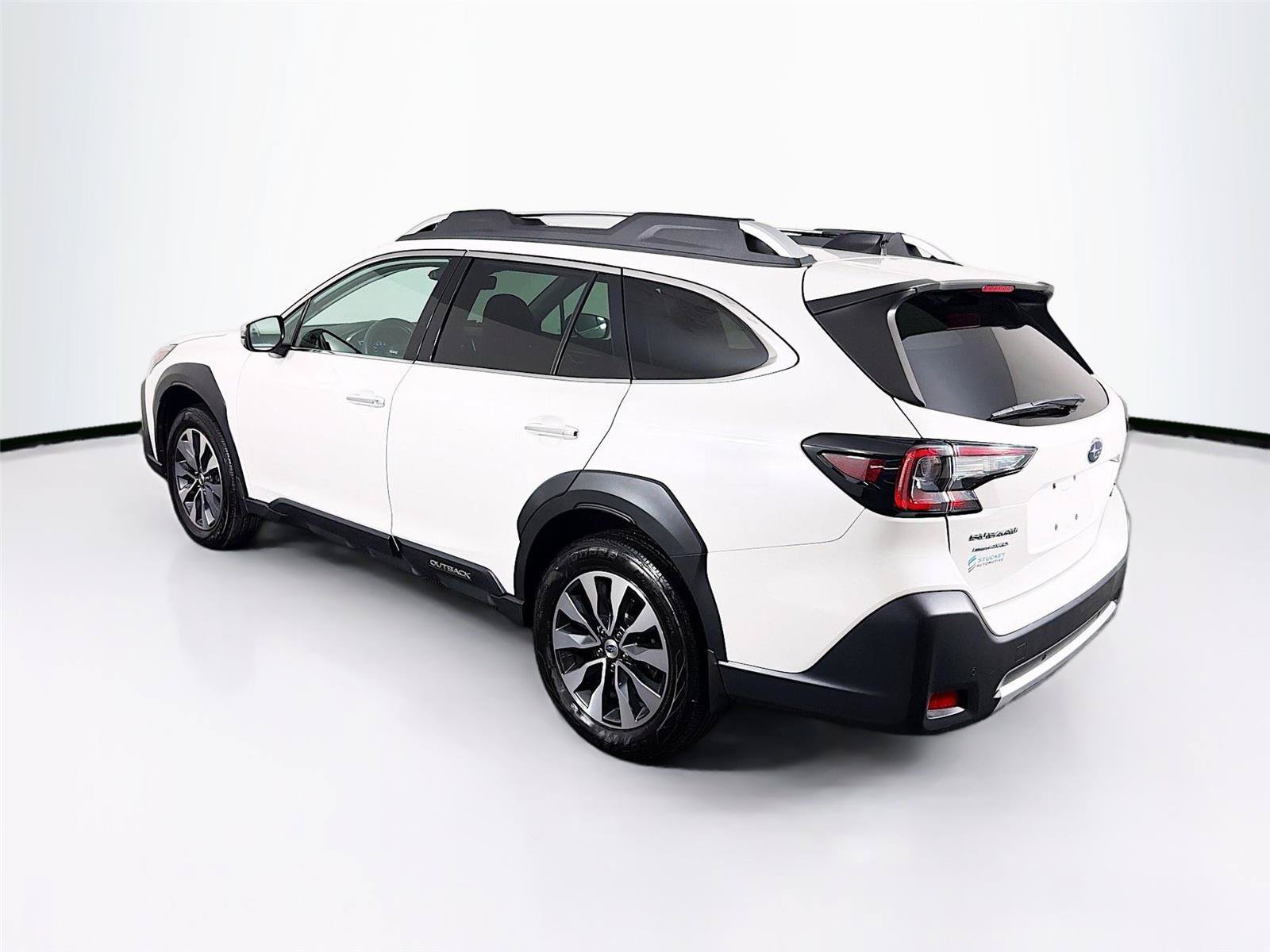 Used 2023 Subaru Outback Touring XT AWD/4WD image 9