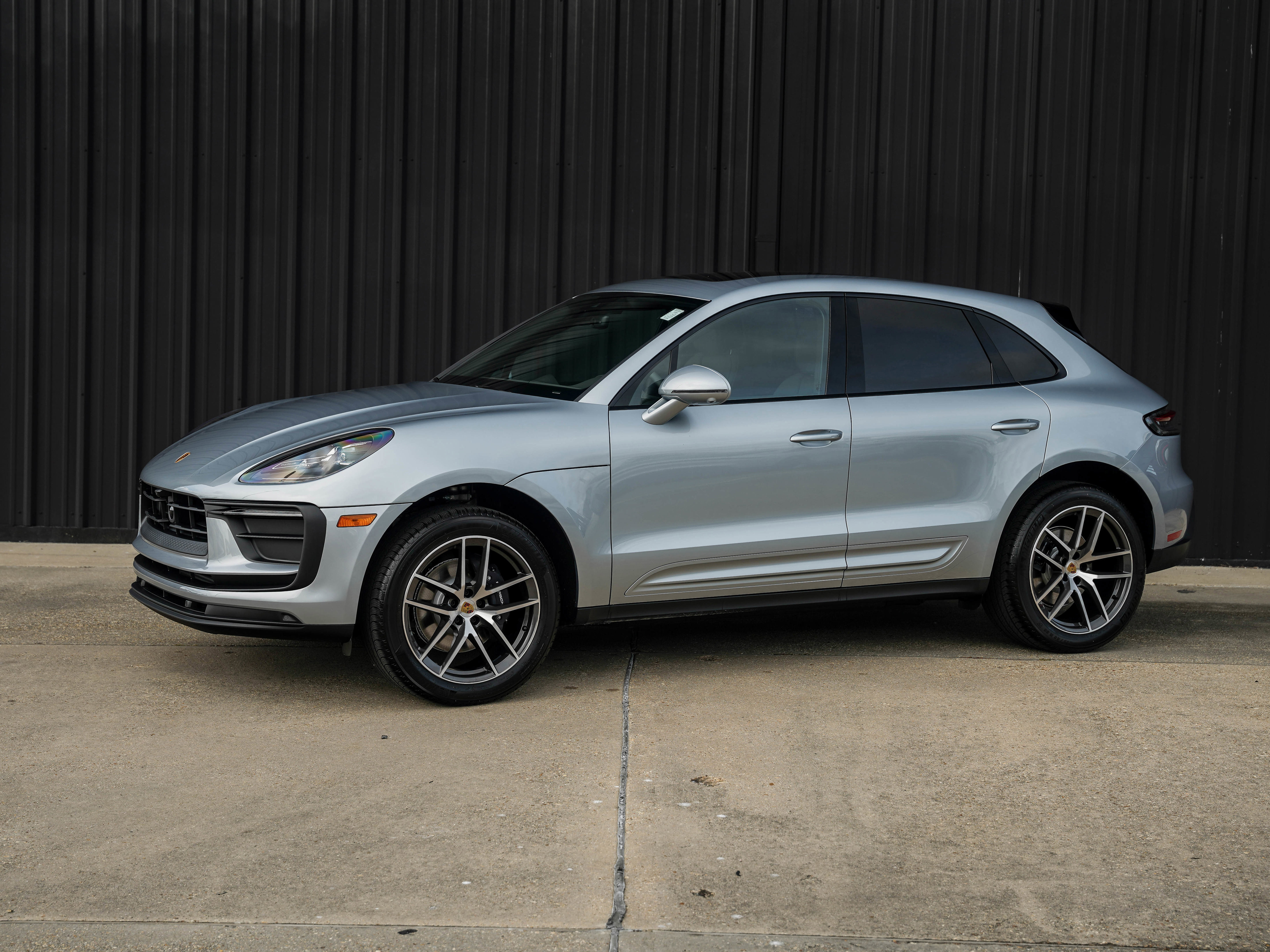 New 2026 Porsche Macan image 1