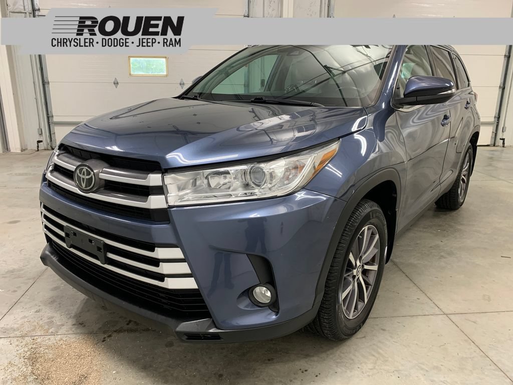 Used 2019 Toyota Highlander XLE AWD/4WD image 1