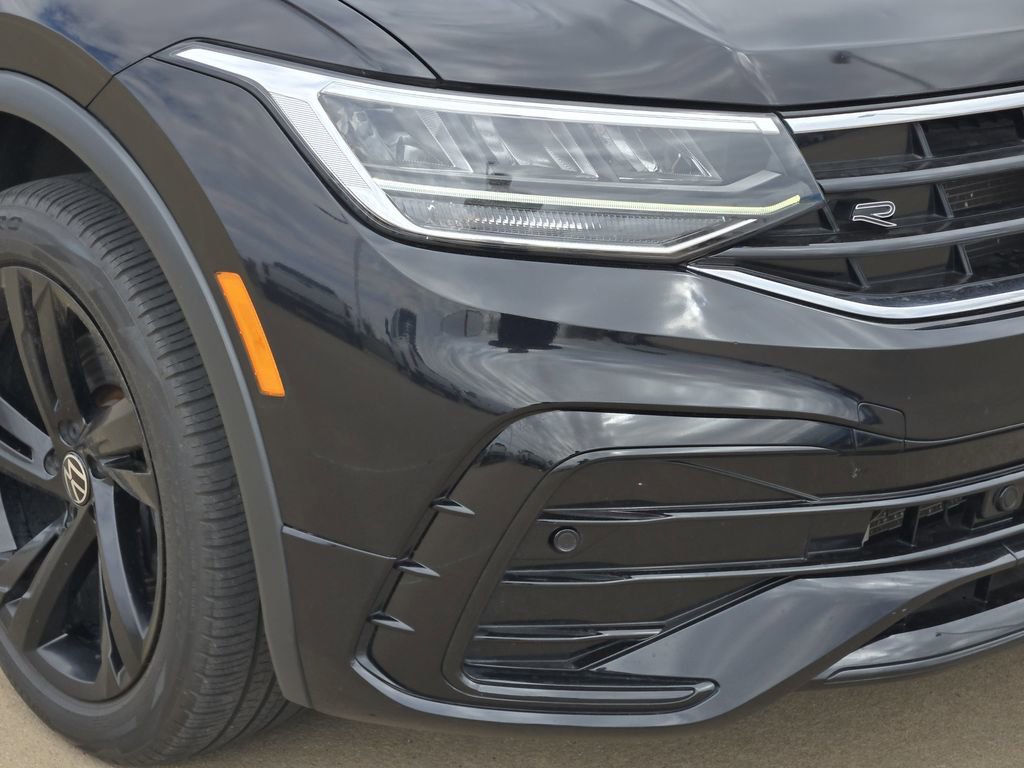 Used 2023 Volkswagen Tiguan SE R-Line image 31