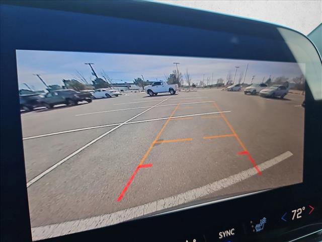 Used 2025 Chevrolet Traverse LT image 14