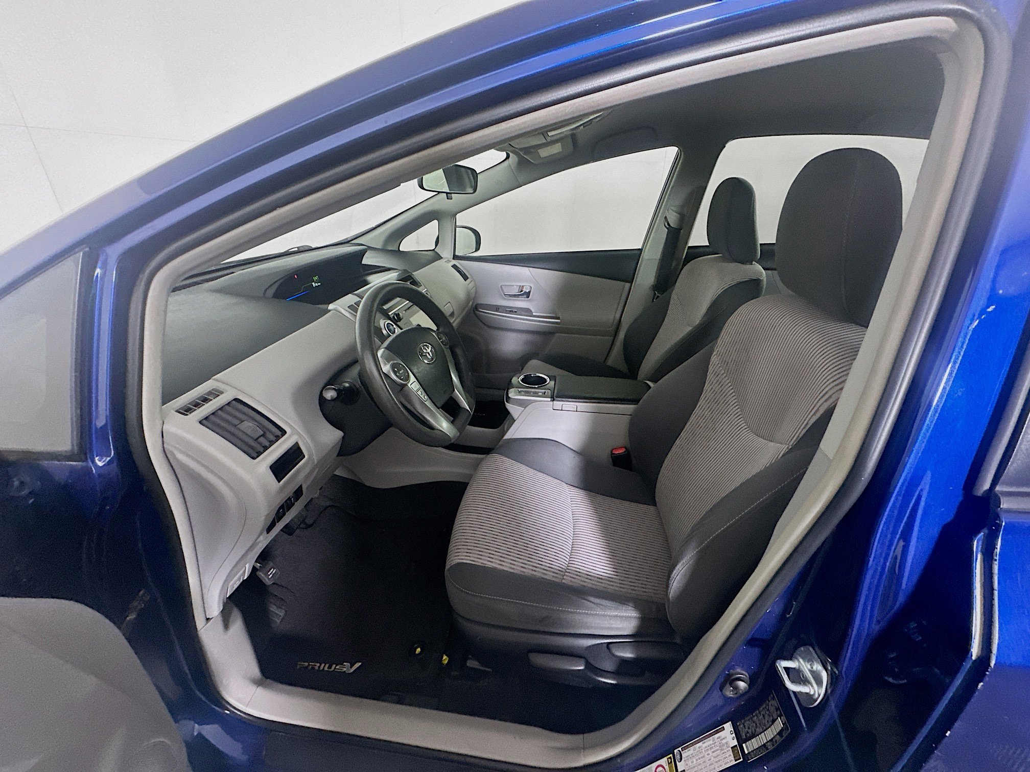 Used 2017 Toyota Prius V Two image 13