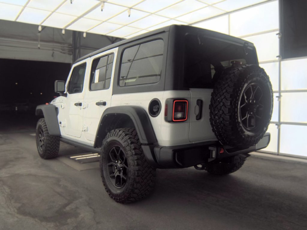 Used 2024 Jeep Wrangler Unlimited Sport AWD/4WD image 4