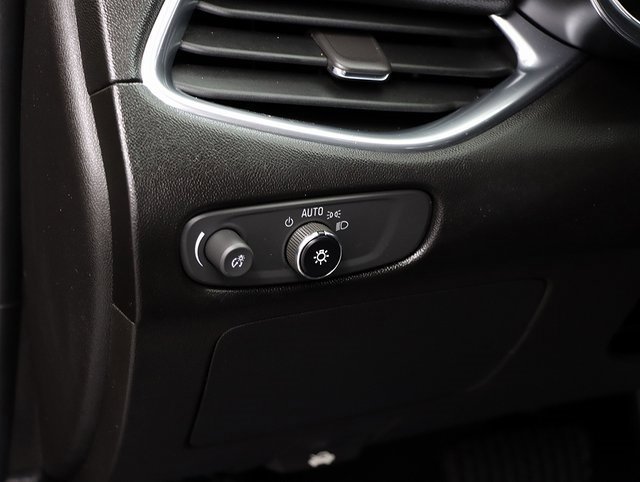 Used 2016 Chevrolet Malibu LT w/ Leather Package image 25