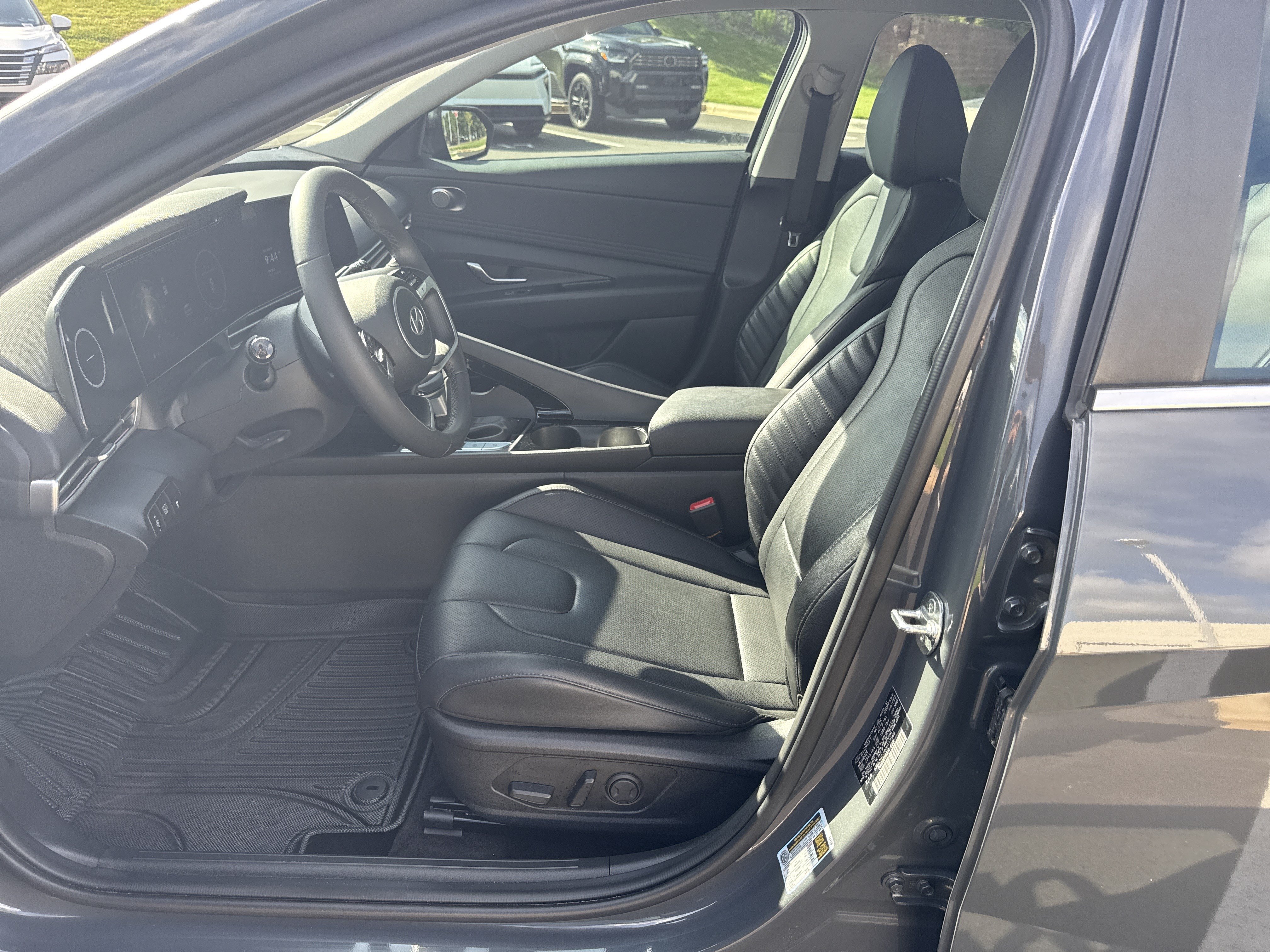 Used 2024 Hyundai Elantra Limited FWD image 16
