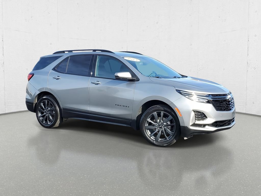 Used 2023 Chevrolet Equinox RS w/ RS Leather Package image 2