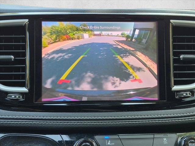 Used 2022 Chrysler Pacifica Touring-L FWD image 14