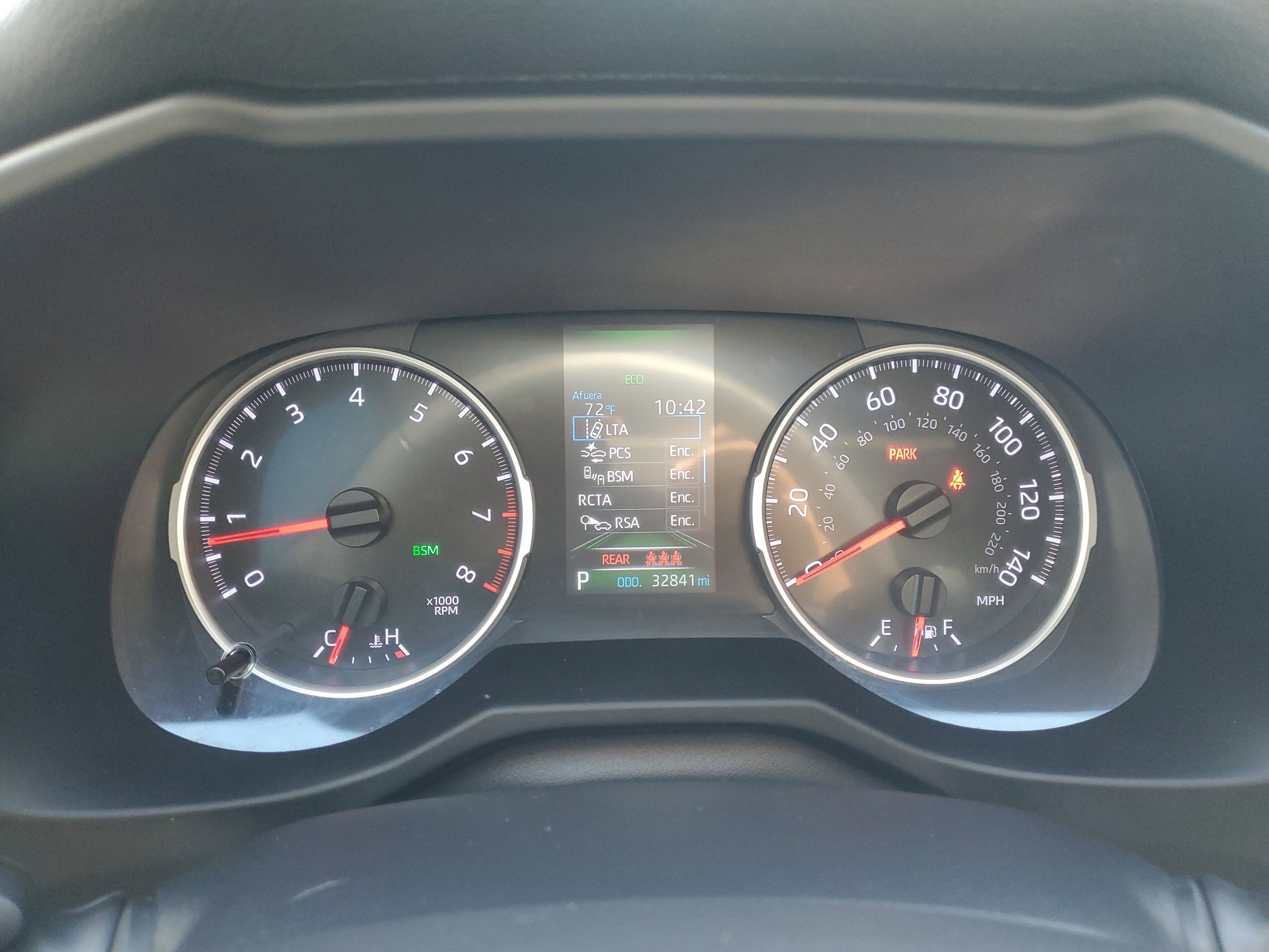 Used 2021 Toyota RAV4 XLE Premium image 25