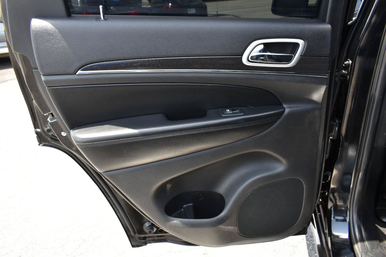 Used 2018 Jeep Grand Cherokee Limited AWD/4WD image 36