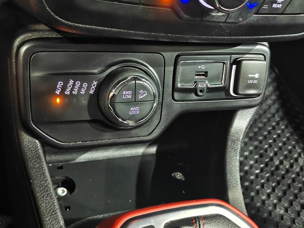 Used 2018 Jeep Renegade Trailhawk w/ Cold Weather Group II AWD/4WD image 9