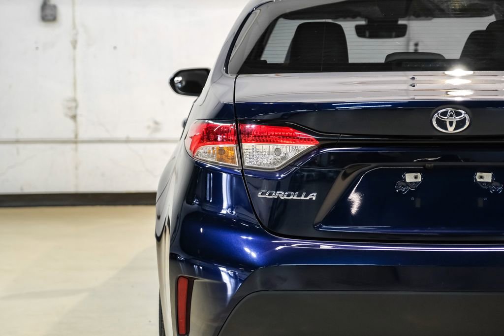 Used 2022 Toyota Corolla LE FWD image 43