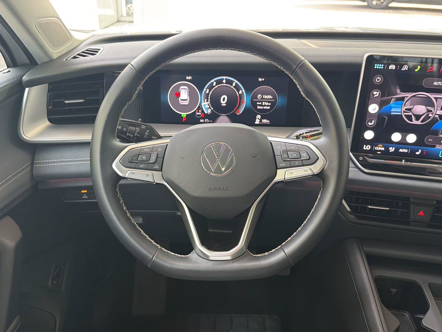 Certified 2026 Volkswagen Tiguan SE w/ Panoramic Sunroof Package FWD image 18