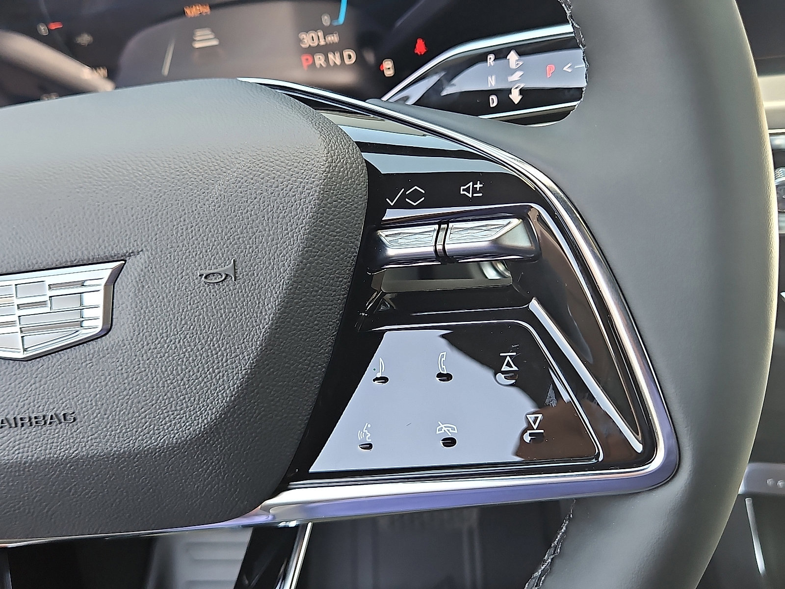 New 2025 Cadillac Lyriq Sport w/ LPO, Floor Liner Package image 20