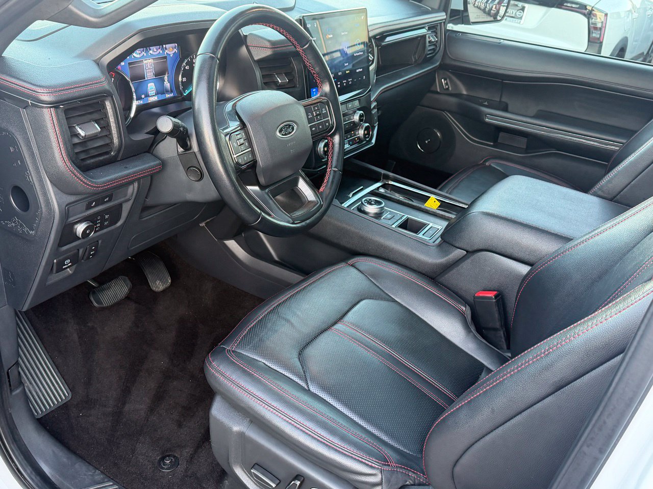Used 2022 Ford Expedition Limited RWD image 15