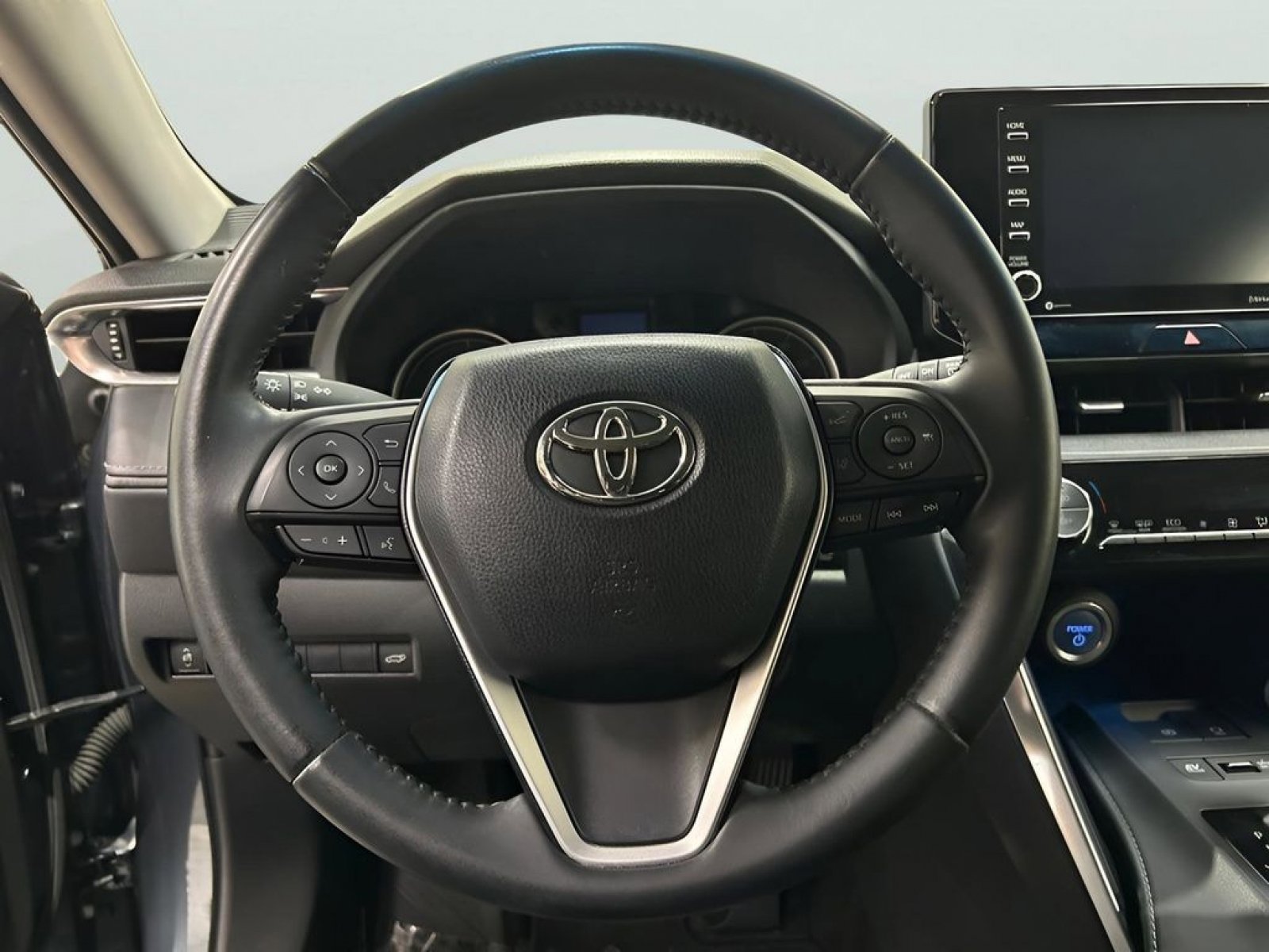 Used 2021 Toyota Venza LE AWD/4WD image 14