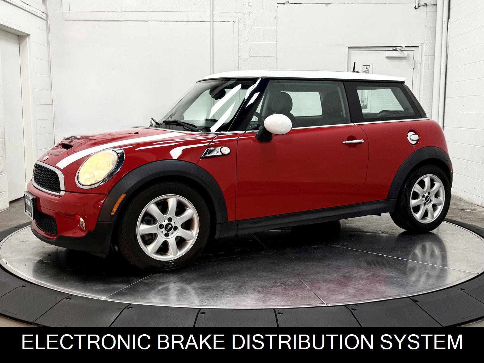 Used 2010 MINI Cooper S w/ Premium Pkg image 4