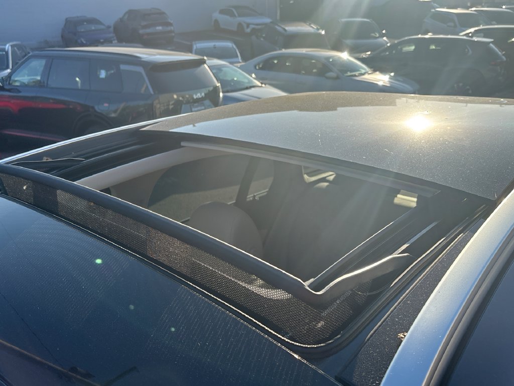 Used 2021 Mercedes-Benz GLC 300 4MATIC image 23