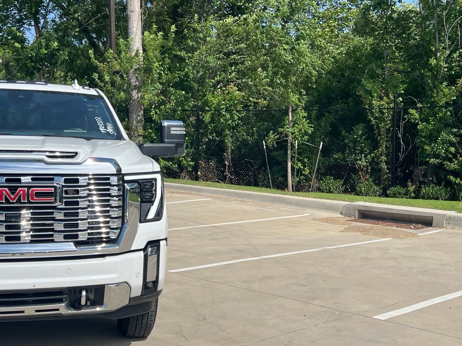 Used 2024 GMC Sierra 3500 Denali w/ Denali Reserve Package AWD/4WD image 3