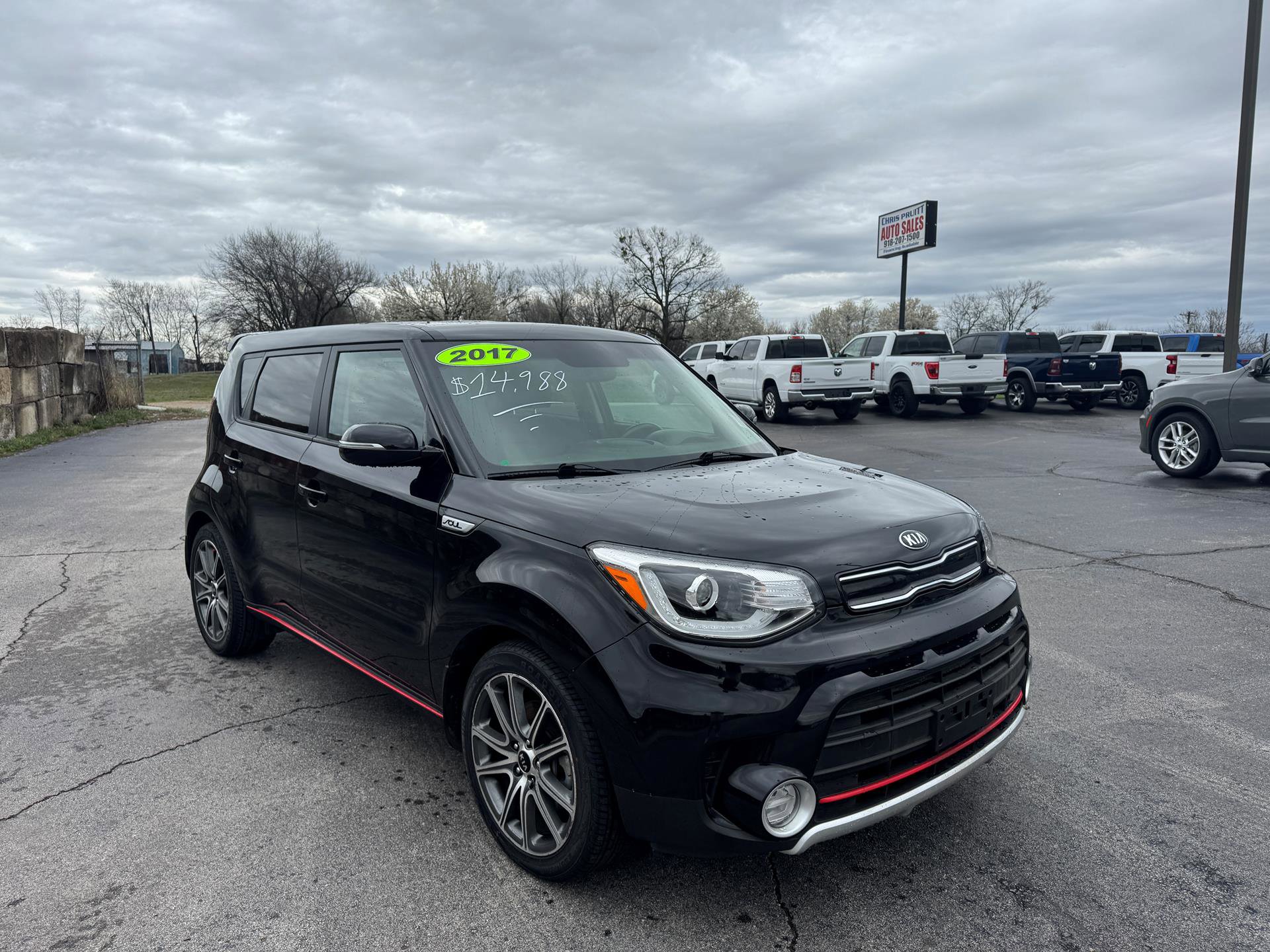 Used 2017 Kia Soul ! w/ Tech Package image 1