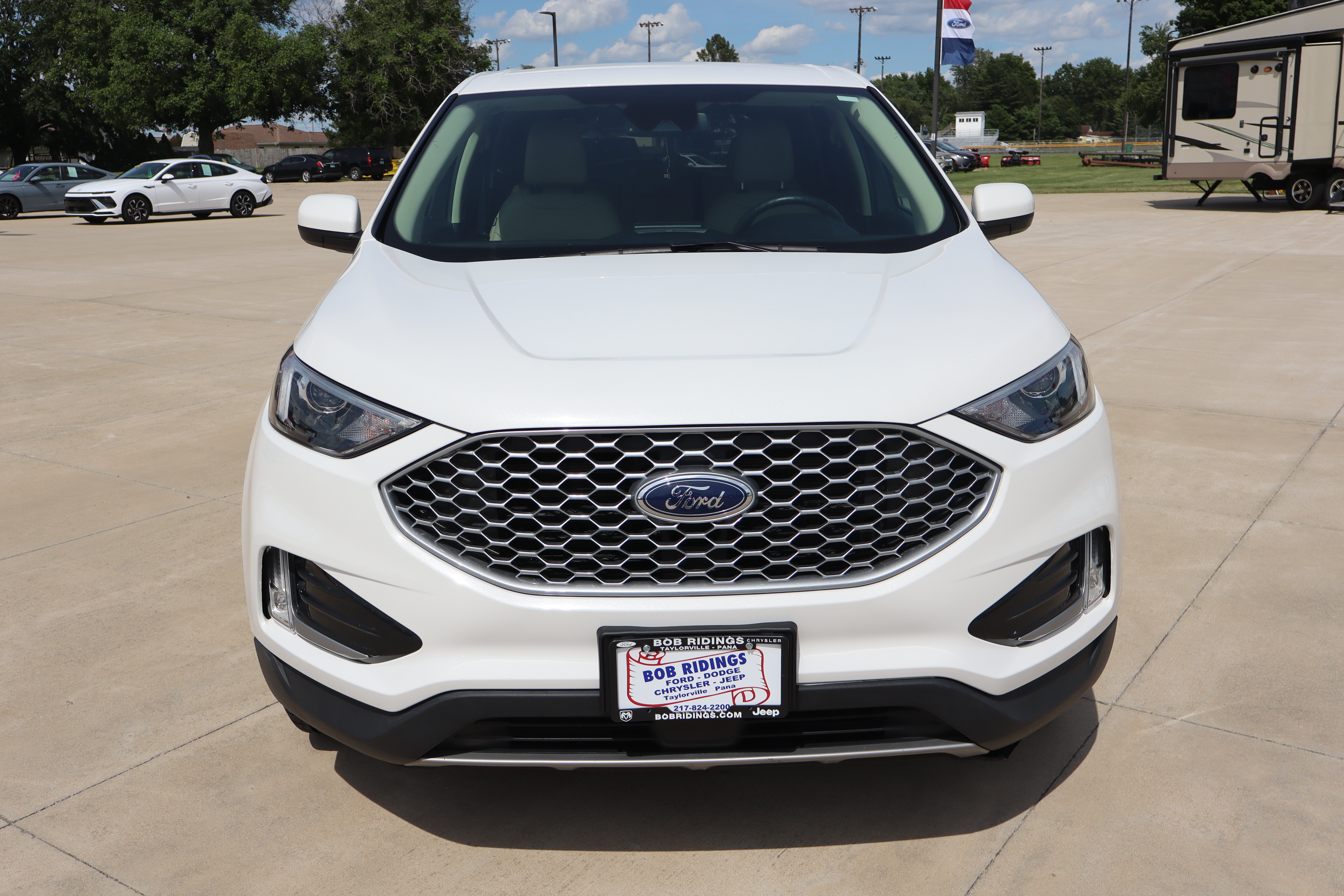 Used 2024 Ford Edge SEL w/ Convenience Package AWD/4WD image 3