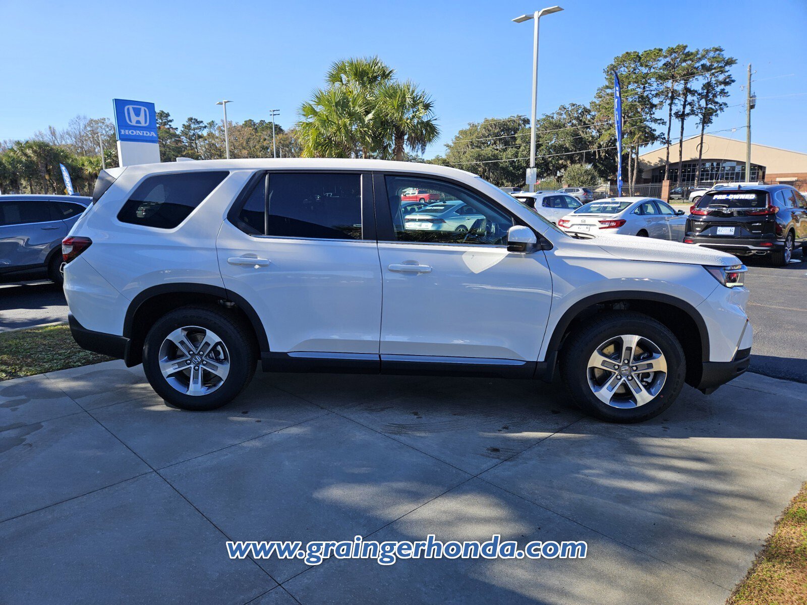 New 2025 Honda Pilot EX-L image 6