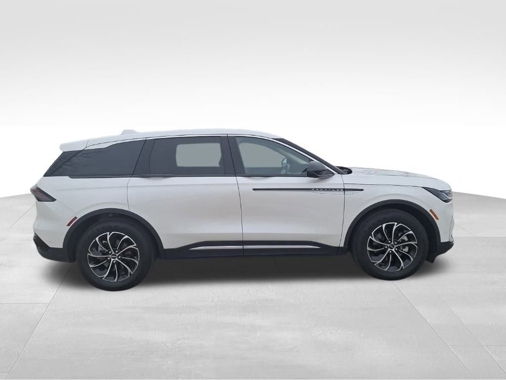 Used 2024 Lincoln Nautilus Premier w/ Equipment Group 102A image 6